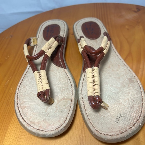 b.o.c Born Concept Womens 8 Cushion Insole Flat Thong Sandals brown tan metallic - Picture 5 of 7